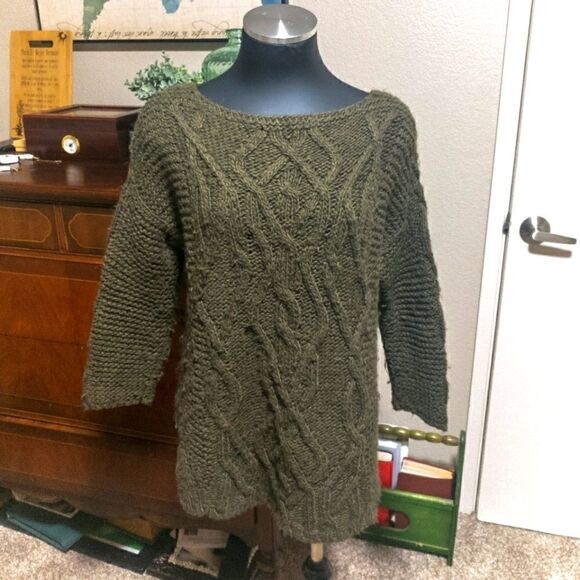 ZARA Knit Sweater   - Picture 1 of 4